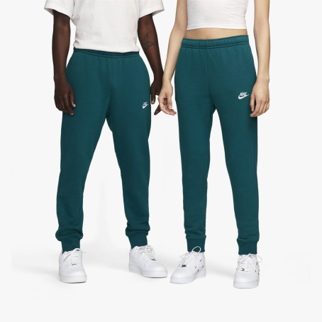 Nike Sportswear Club