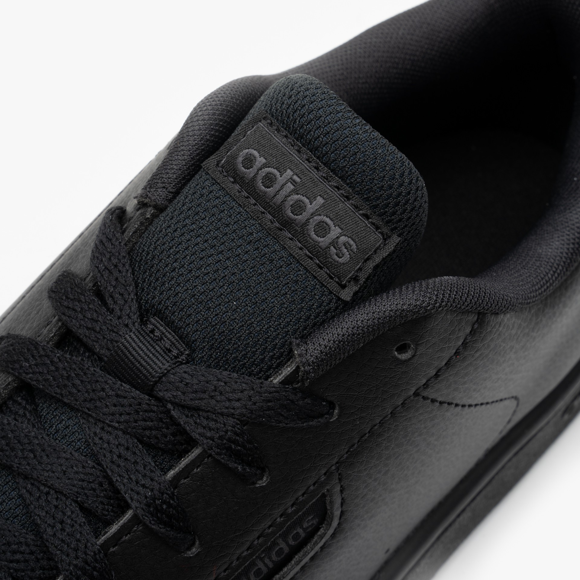 adidas Urban Court