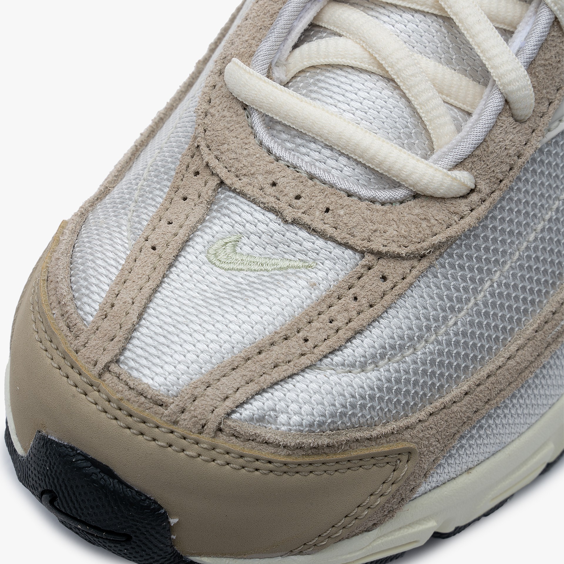 Nike Initiator