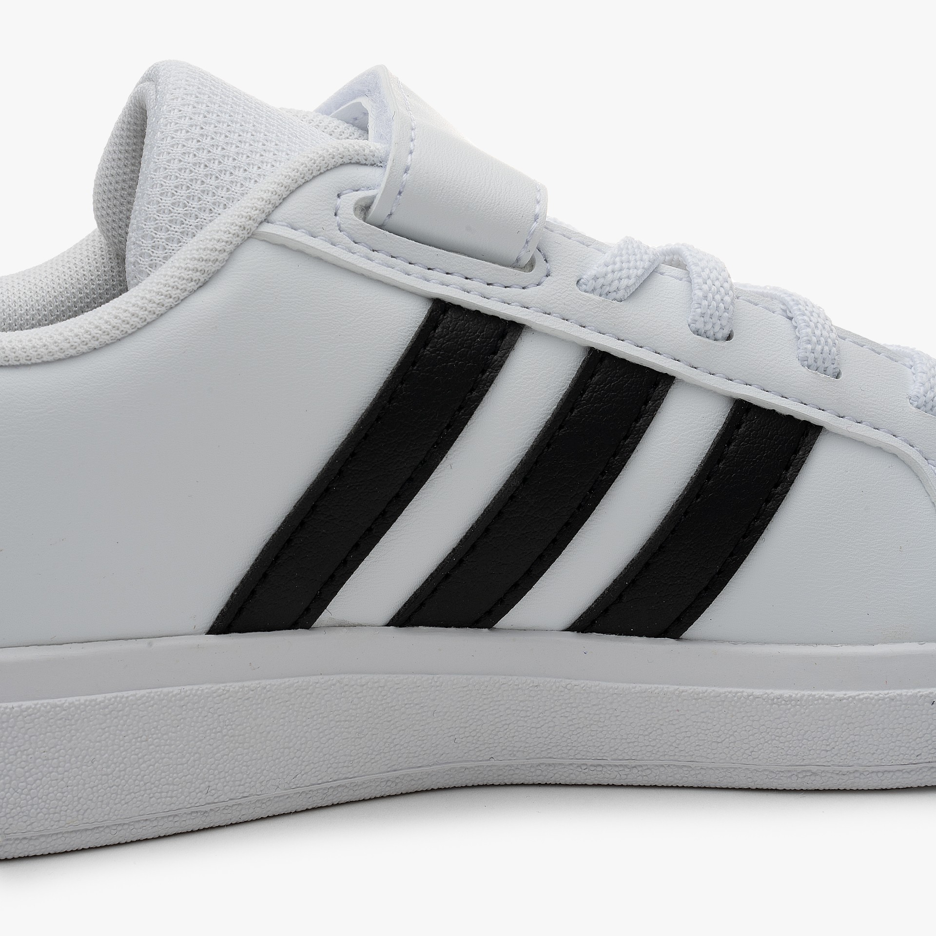 adidas Grand Court