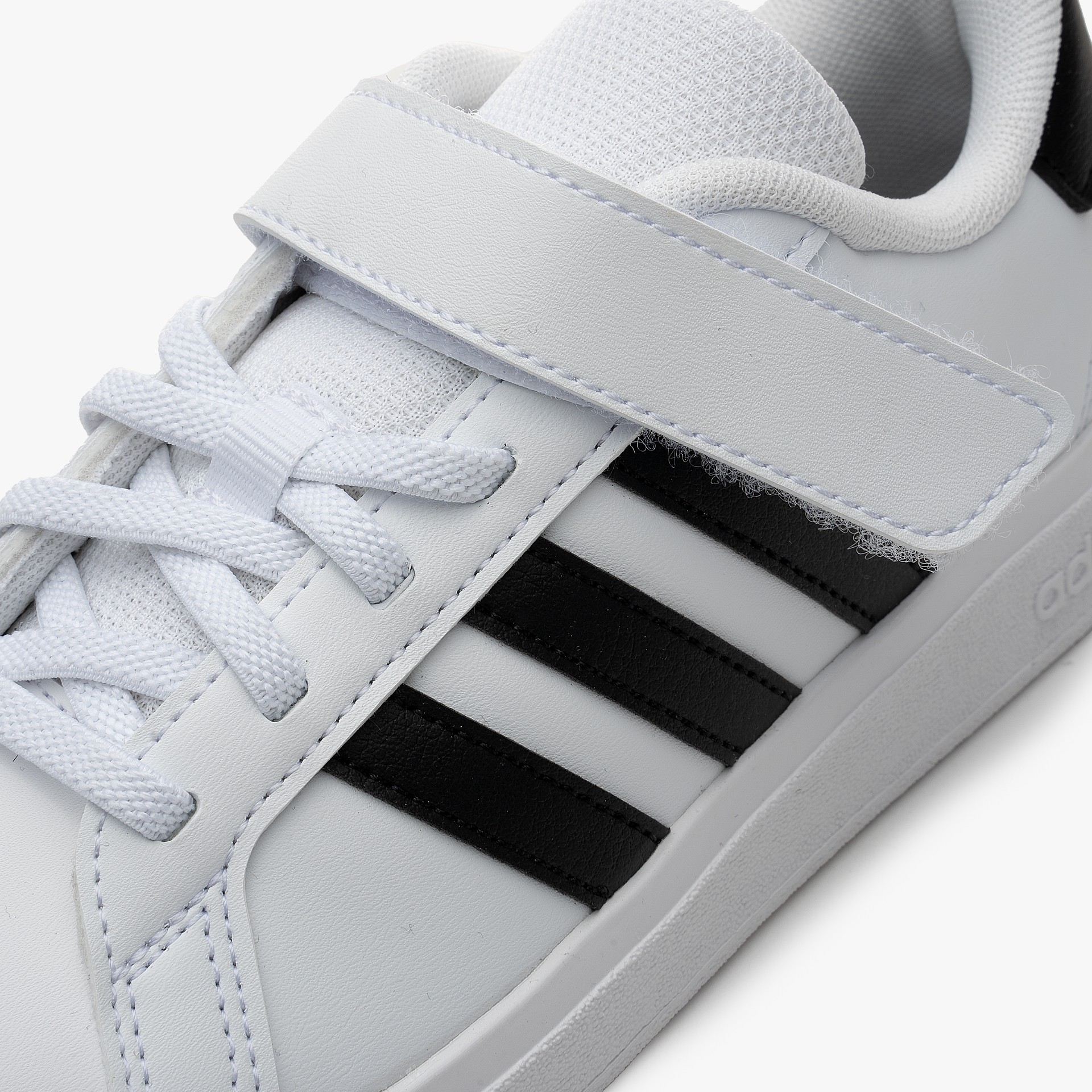 adidas Grand Court