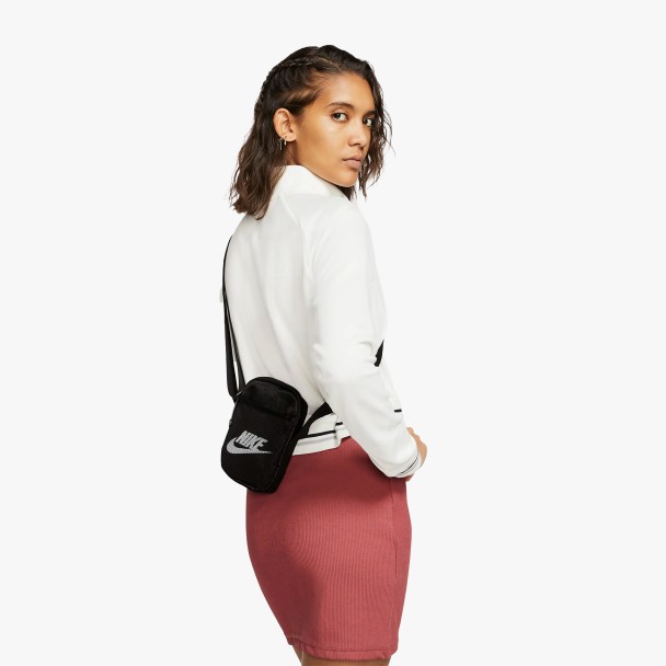 Nike Sportswear Heritage Small Items