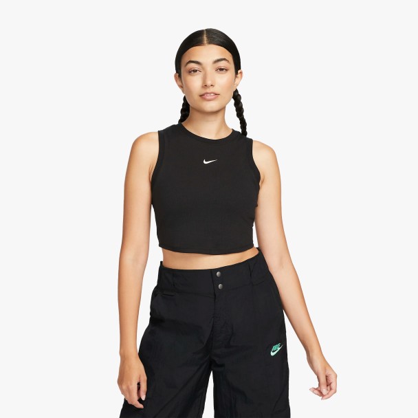 Nike Sportswear Essentials