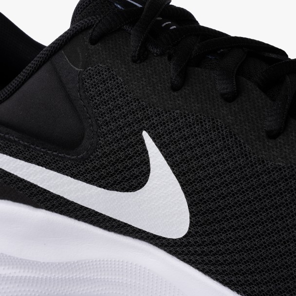 Nike Revolution 7