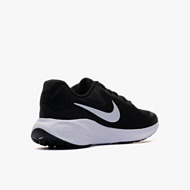 Nike Revolution 7