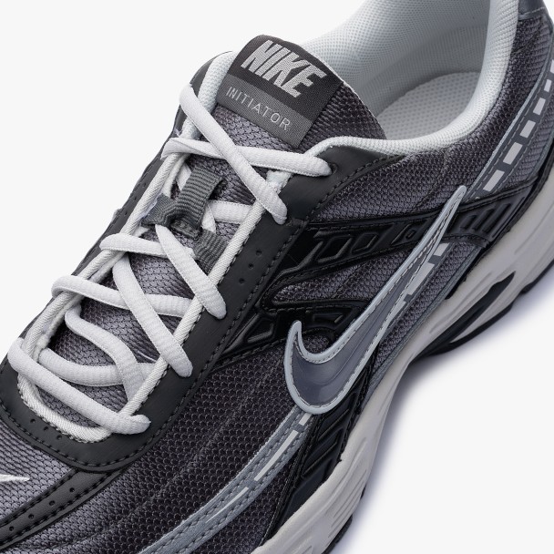 Nike Initiator