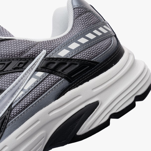 Nike Initiator