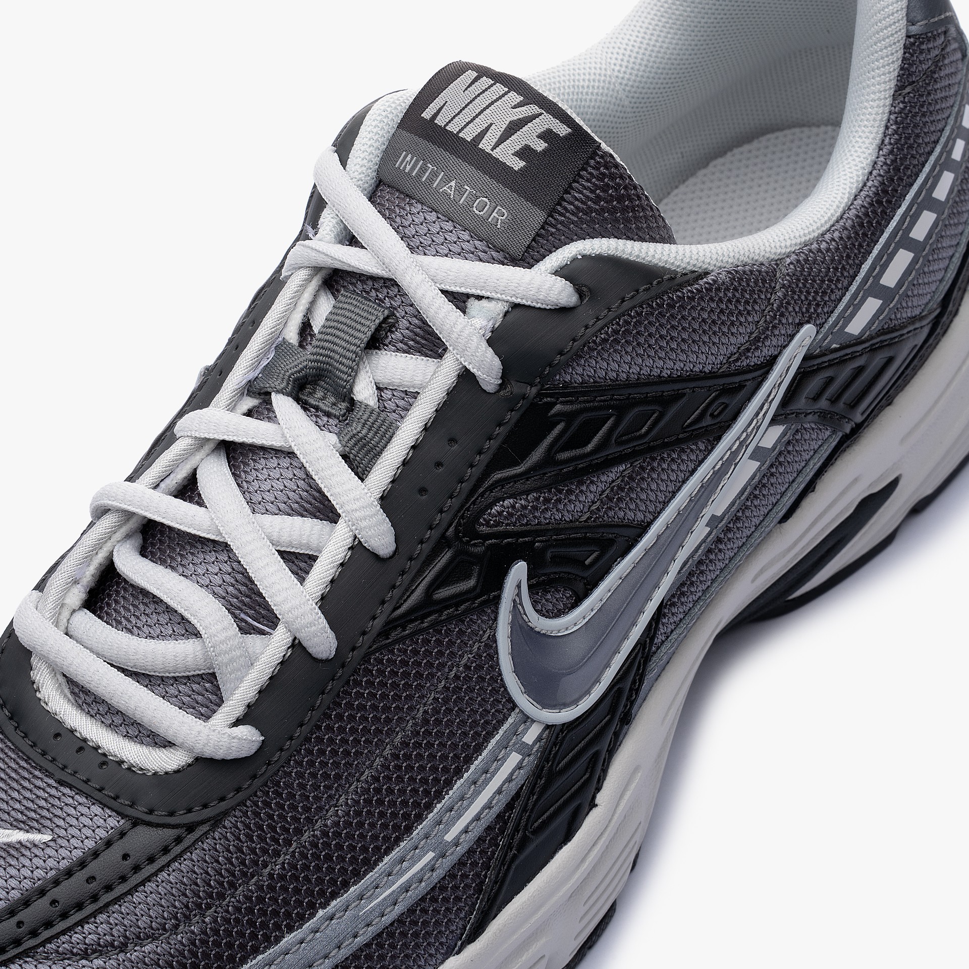Nike Initiator