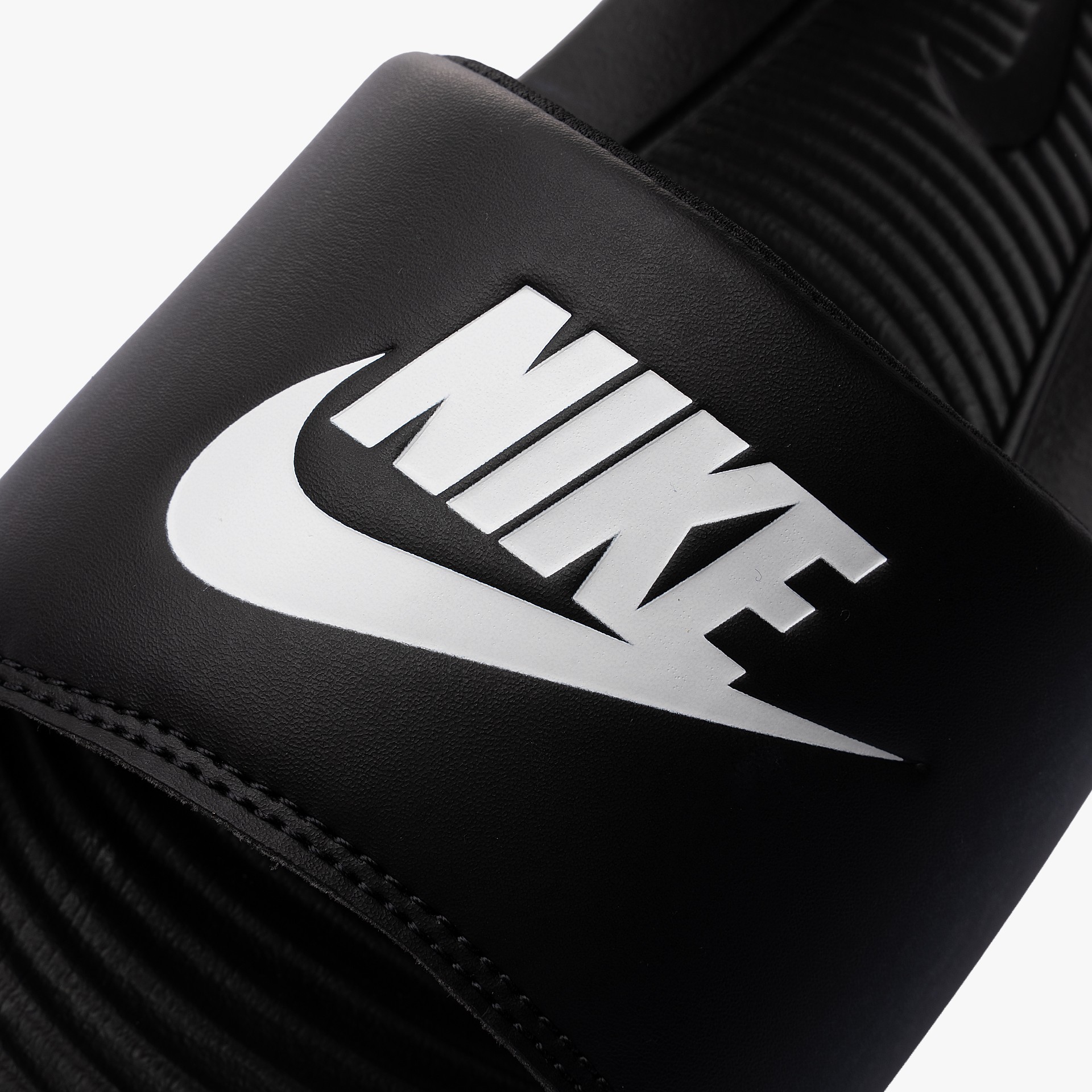 Nike Victori