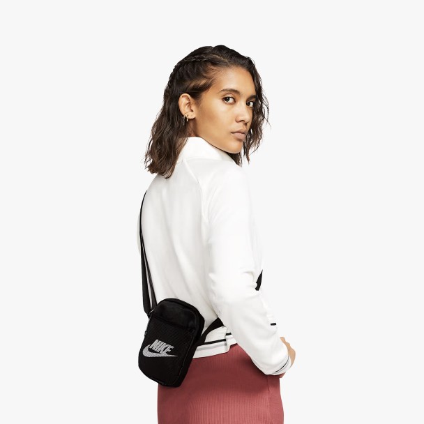 Nike Sportswear Heritage Small Items