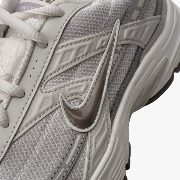 Nike Initiator