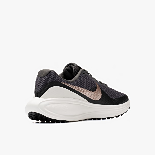 Nike Revolution 8