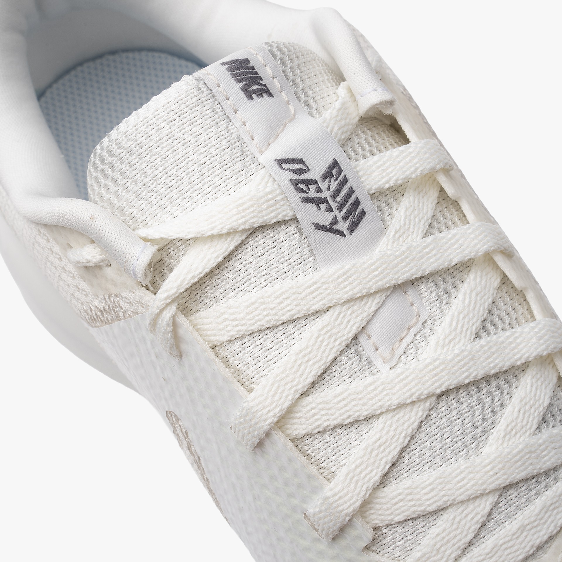 Nike Run Defy