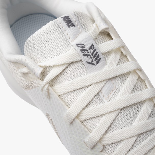 Nike Run Defy