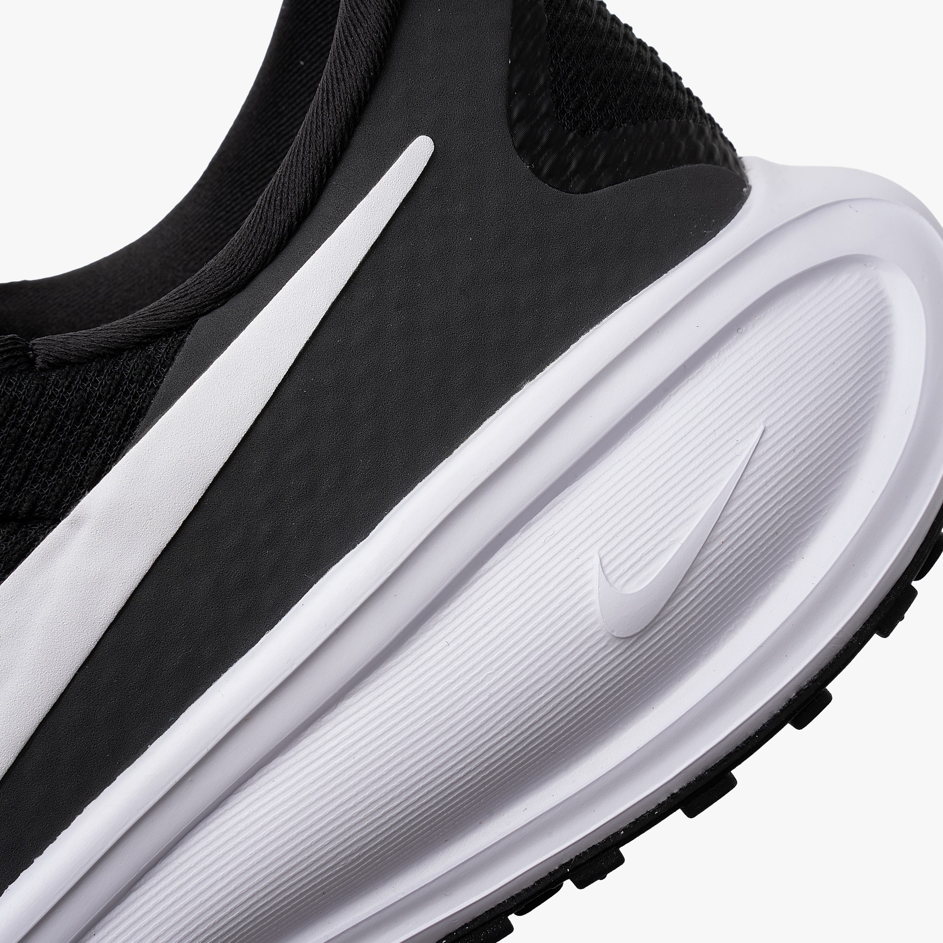 NiKe Revolution 8
