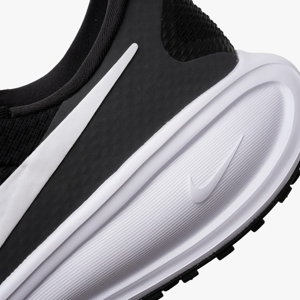 NiKe Revolution 8