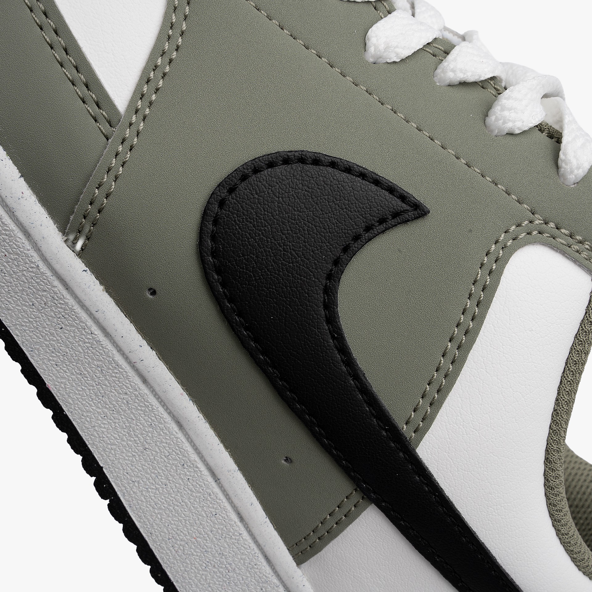 Nike Court Vision Low