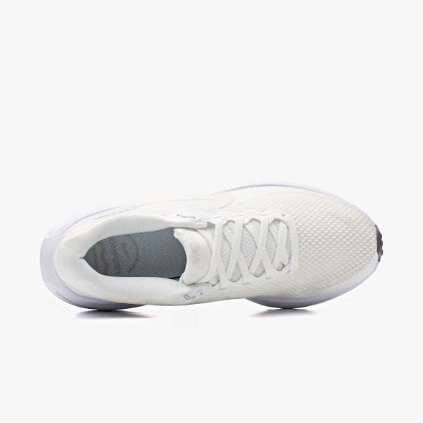 Nike Revolution 8