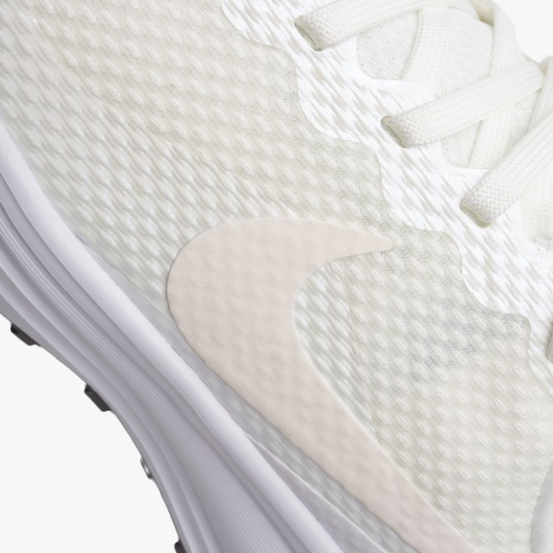 Nike Revolution 8
