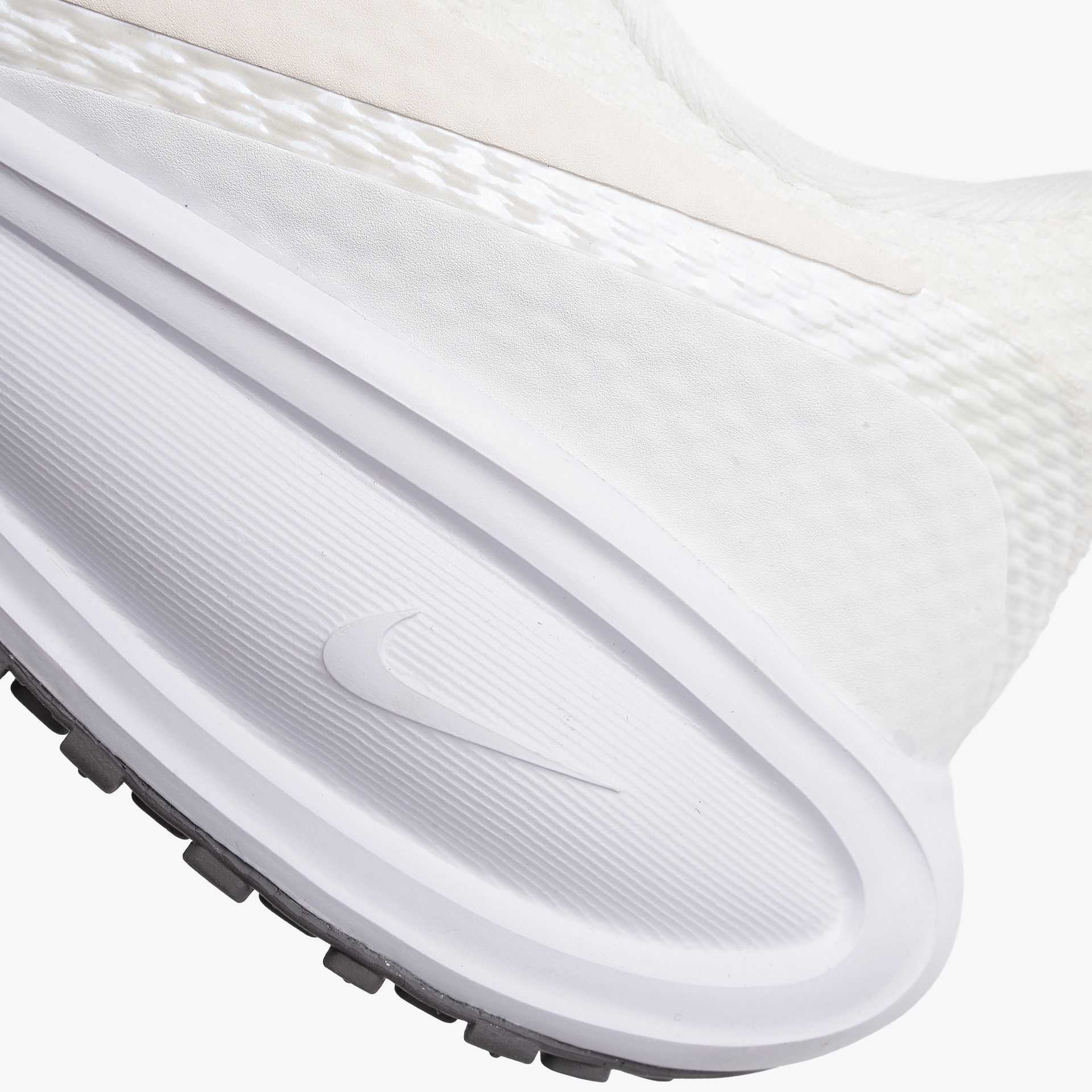 Nike Revolution 8