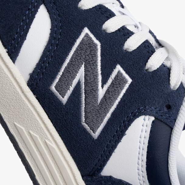 New Balance PB480