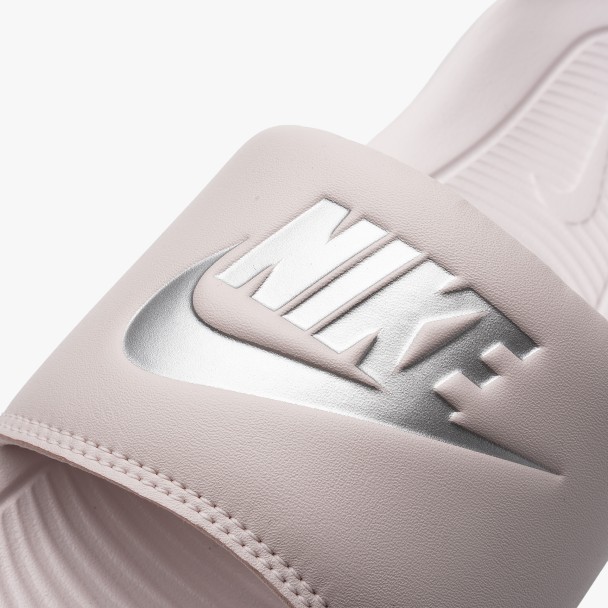 Nike Victori One W