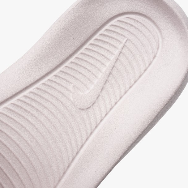 Nike Victori One W