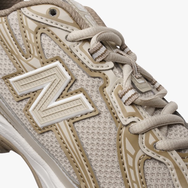 New Balance 740