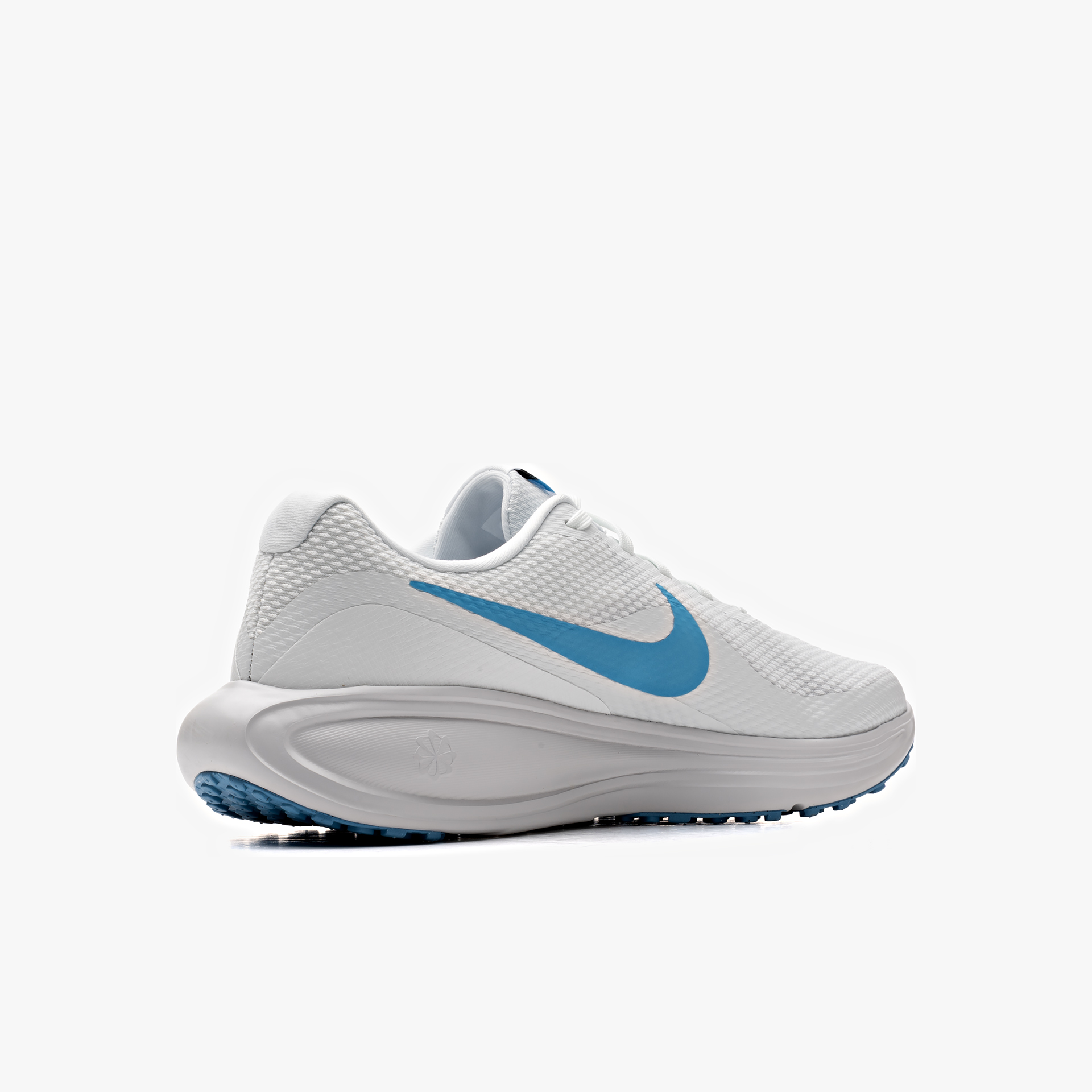 Nike Revolution 8