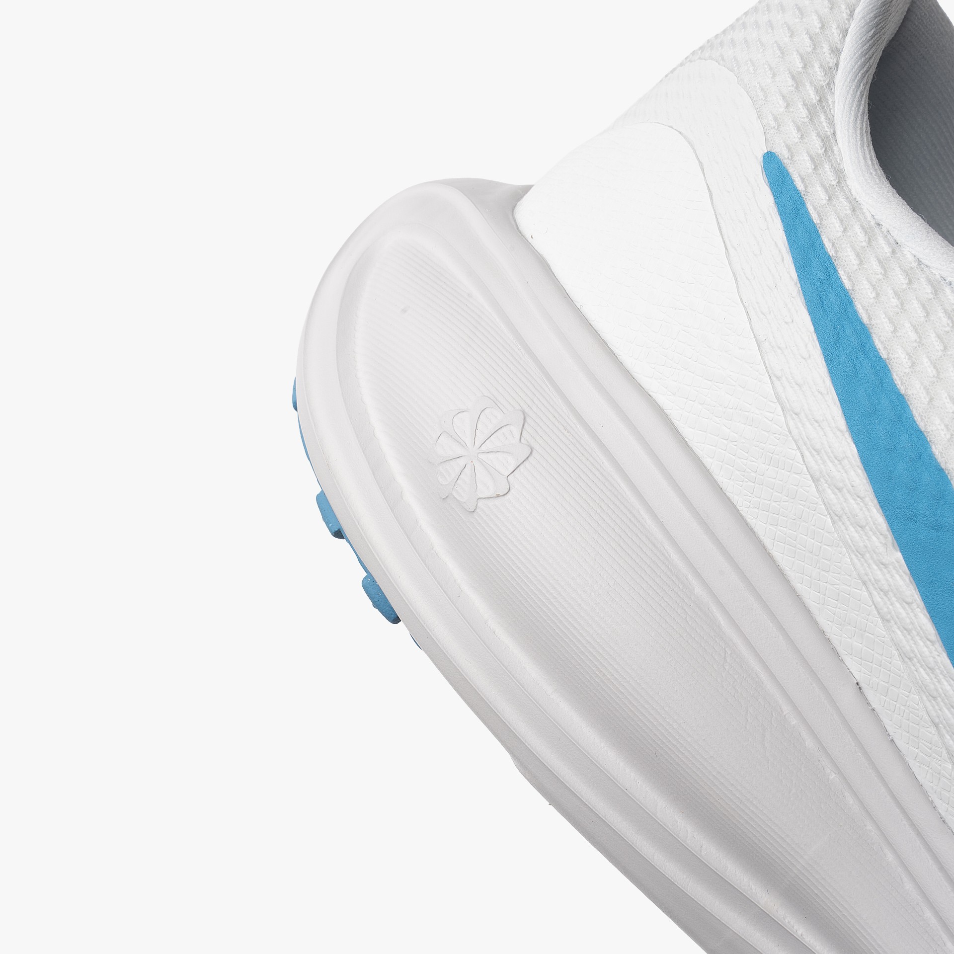 Nike Revolution 8