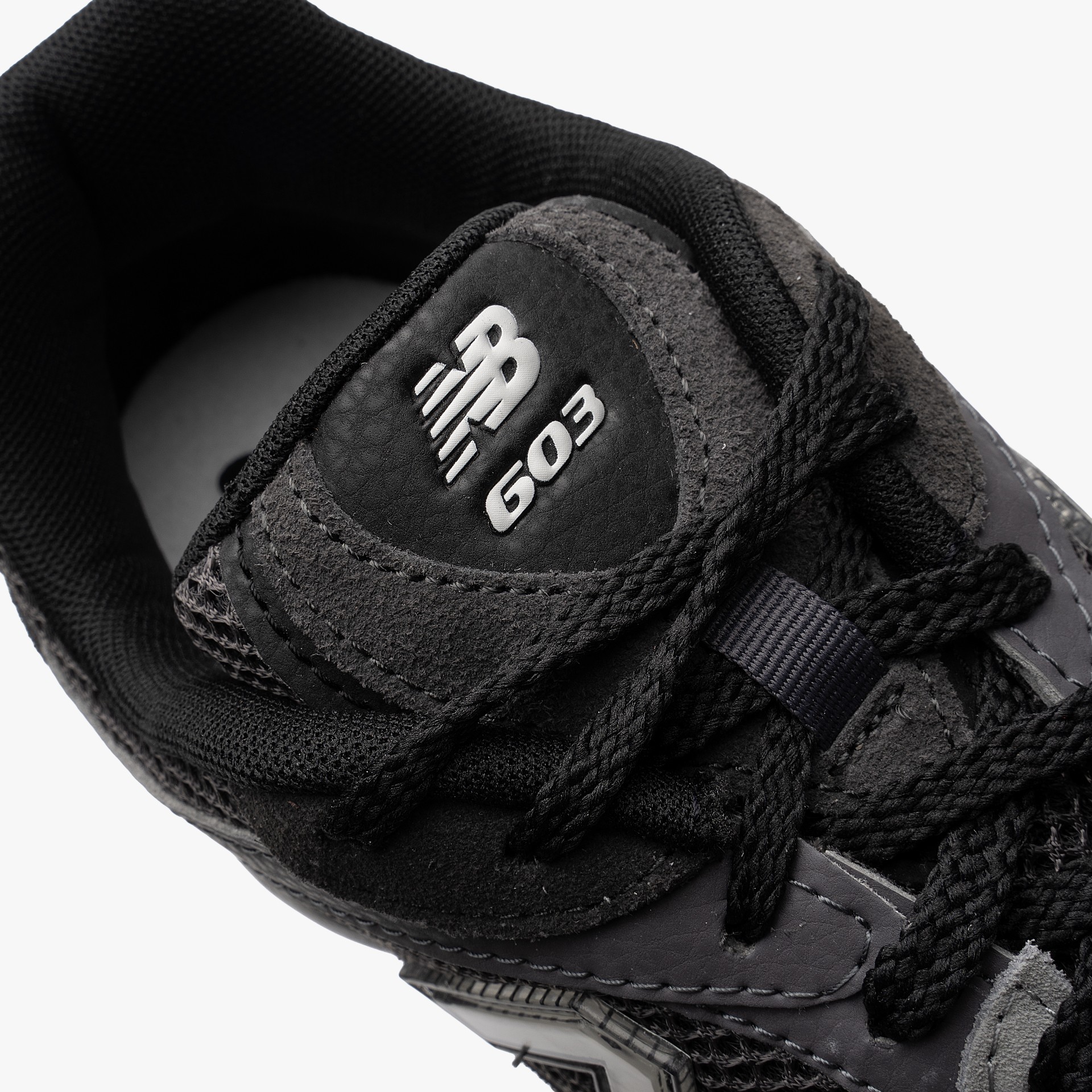 New Balance 603